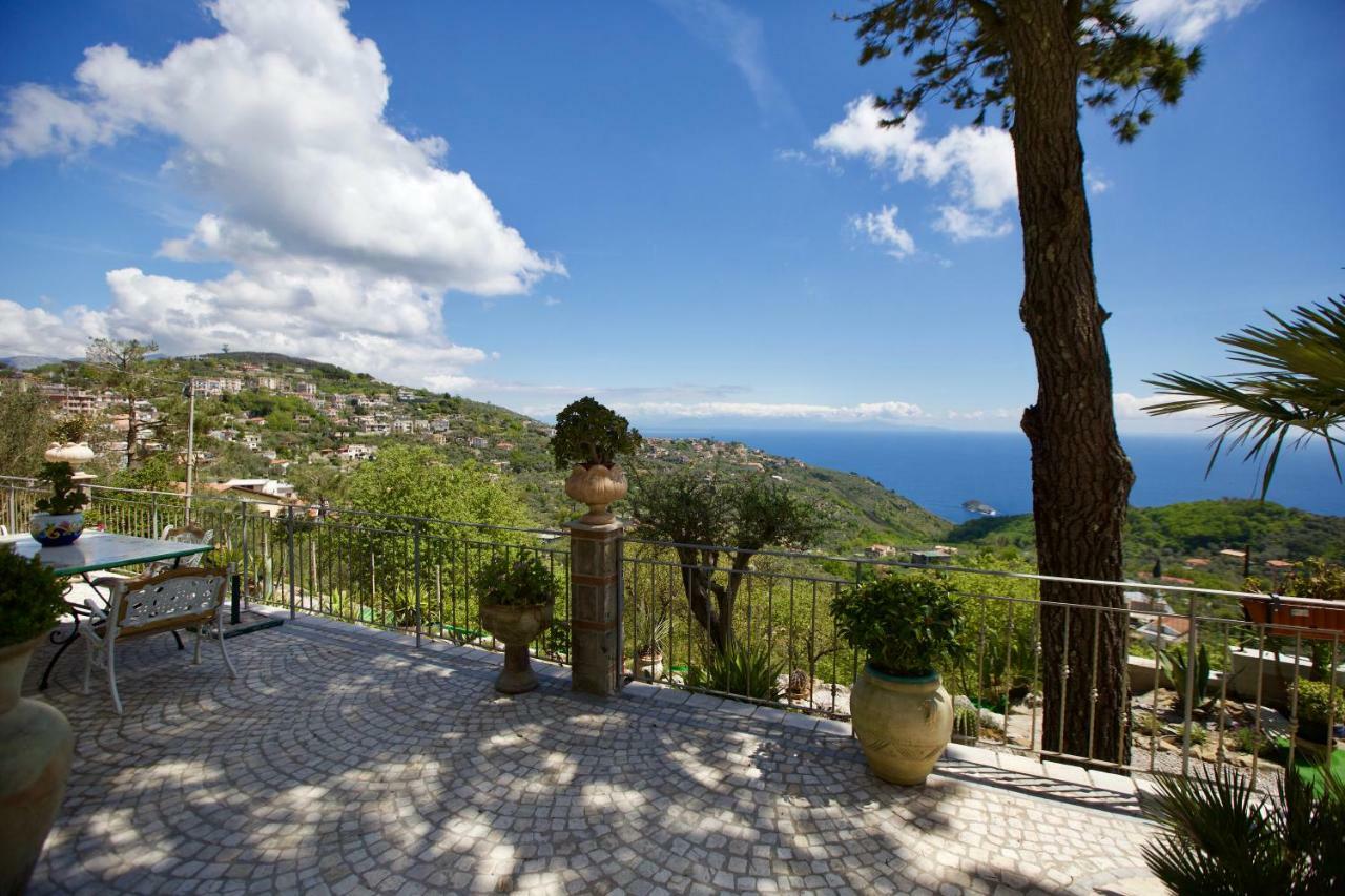 Villa Grusone Sant'Agata sui due Golfi Eksteriør billede